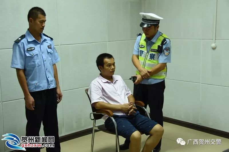 【警示】盘腿坐,双手合十,这位涉嫌危险驾驶的"佛系"司机被抓了!