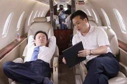 国内最“狂”土豪:仅用19天,盖了一座57层、高200米的大楼