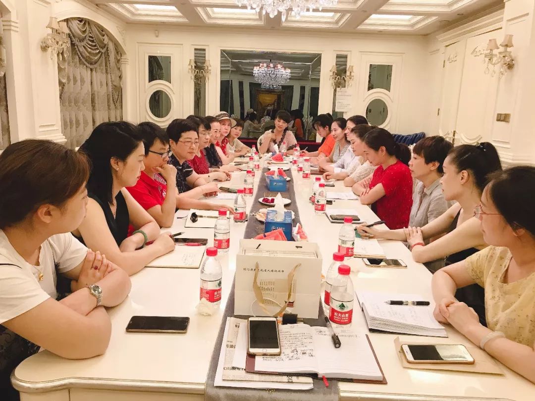 荆门市女企业家协会召开2019半年工作会议