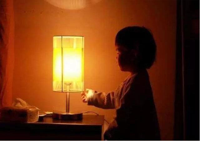                     最伤宝宝眼睛的不是手机，而是父母做错的这6件事