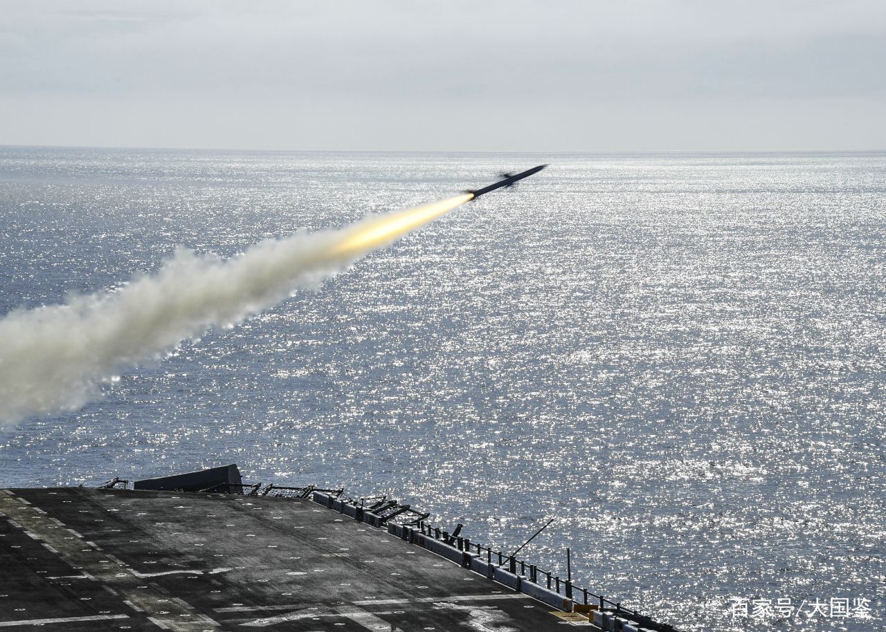 美伊冲突终于打响!美准航母击落伊朗无人机，白宫:这只是开始