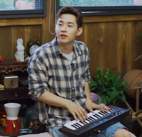 刘宪华教张艺兴编曲,于晓光为张靓颖写歌,明星