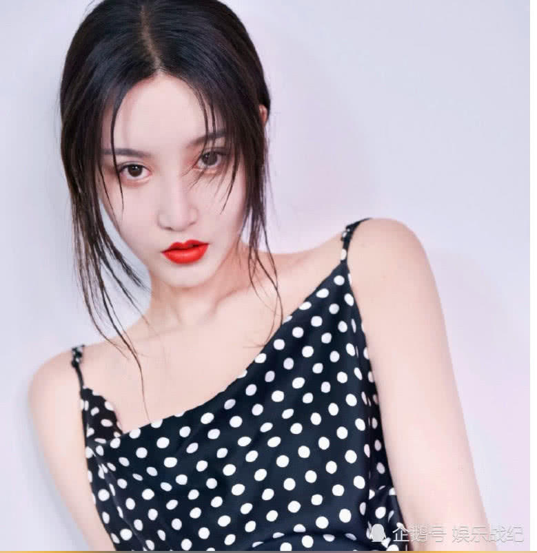 卢本伟将uu当成全部,游戏ID曝光!网友:这也太甜