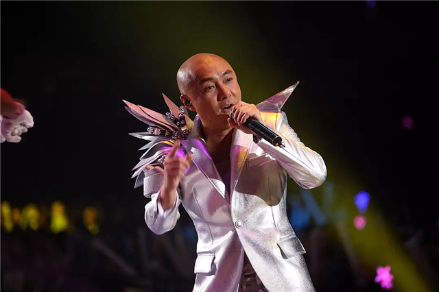 原创香港影坛6大光头明星：第3位音乐鬼才，第6位有头发最帅
