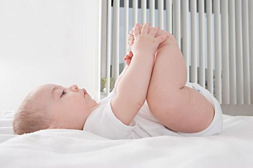                     原创            宝宝这两个部位，越摸越聪明，而经常摸三个部位，会影响健康