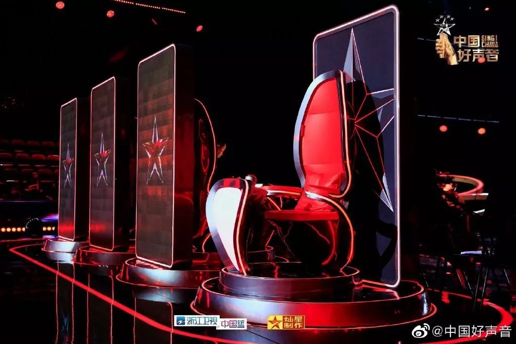 首播观察：8年后，看着《中国好声音》长大的她，成了这个舞台的学员