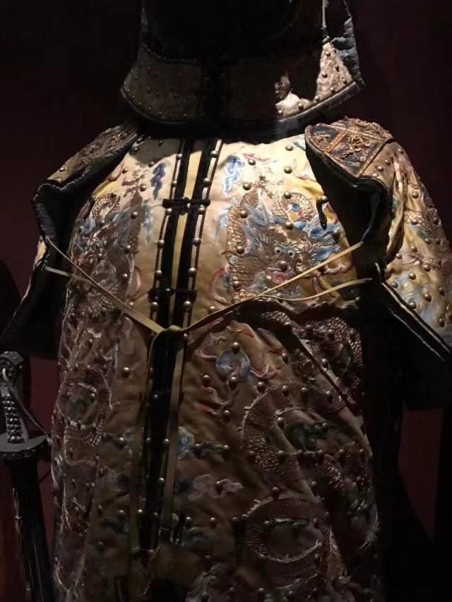 乾隆皇帝的真身盔甲
