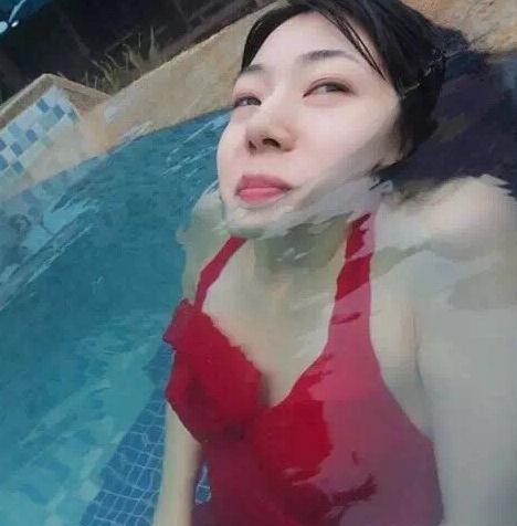 泳池猜成语_看图猜成语