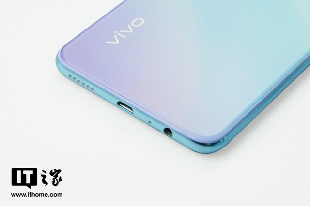 vivo y7s哪个颜色好看?vivo y7s海风青色和波漾蓝色真机图赏对比