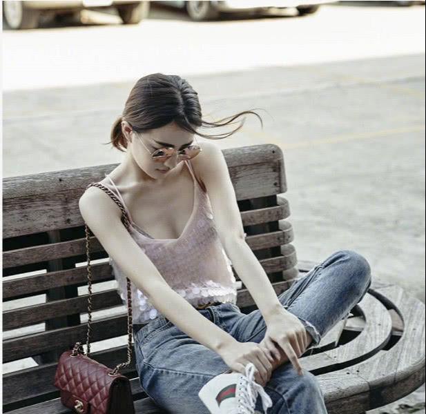 徐璐减肥从不吃两种水果,瘦成铅笔腿,网友:都是