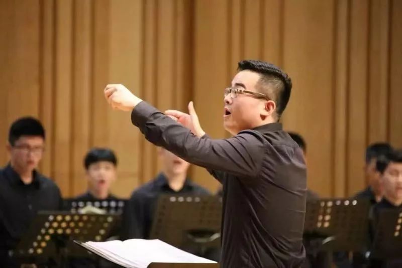 带红厦门六中合唱团的老师走了,年仅28岁…