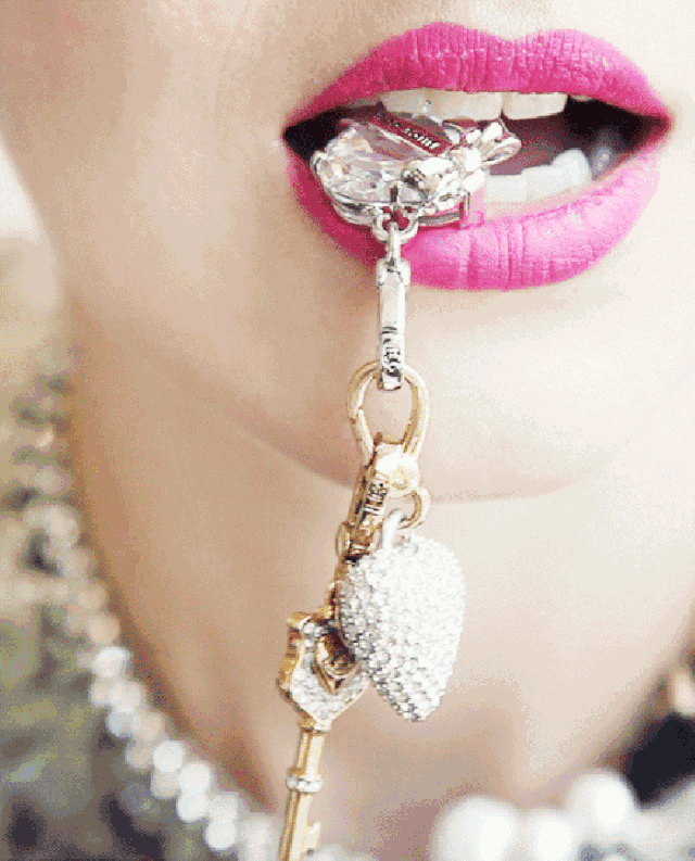 428a3070cfed47a6bf26a08b02db6211.gif