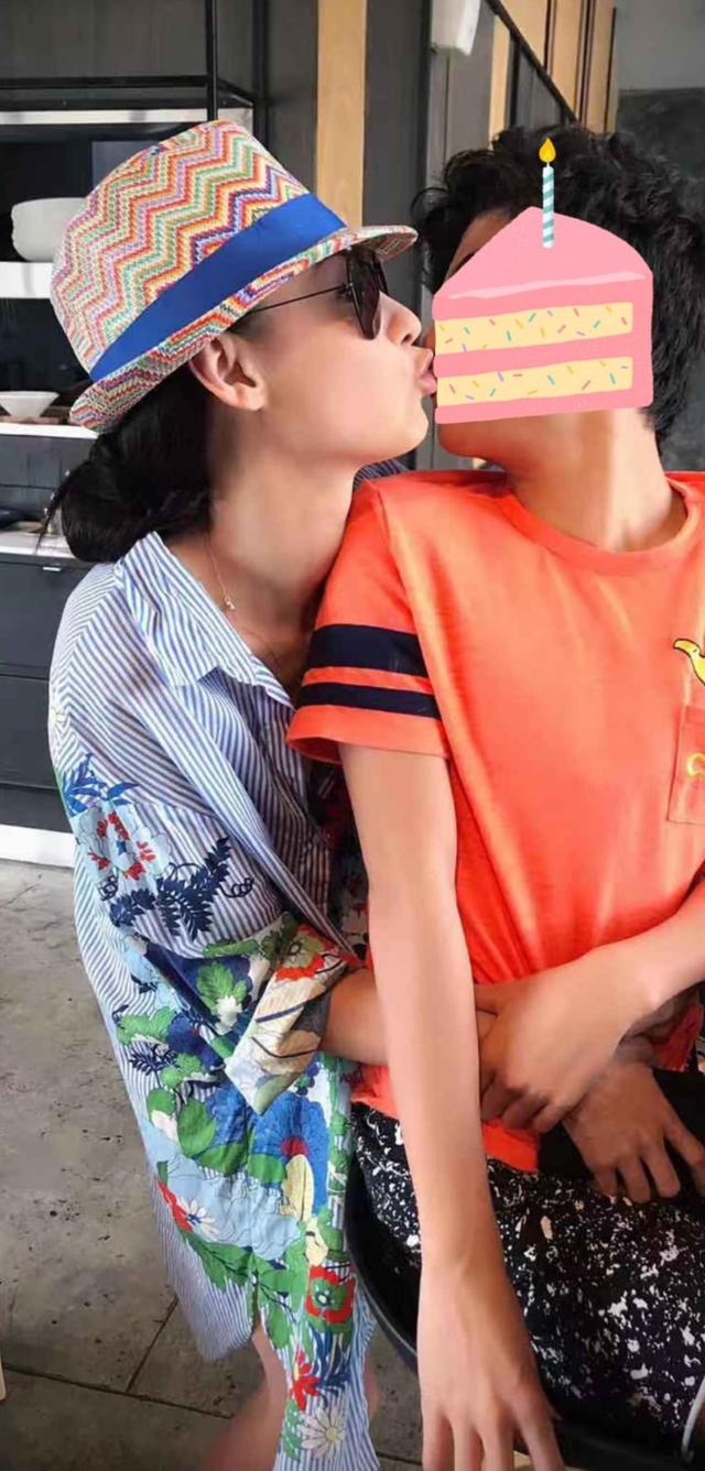                     张柏芝带儿子旅行过暑假，与12岁长子Lucas嘴对嘴接吻惹争议