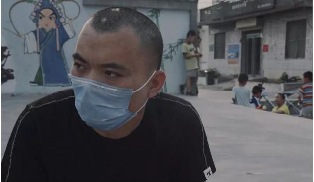                     原创            11岁男孩3个月增重36斤，网友得知原因后纷纷表示：感人