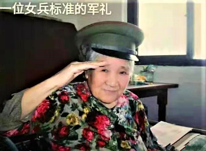 解放军中罕见的女骑兵,1955年,近10万女兵复员离开了