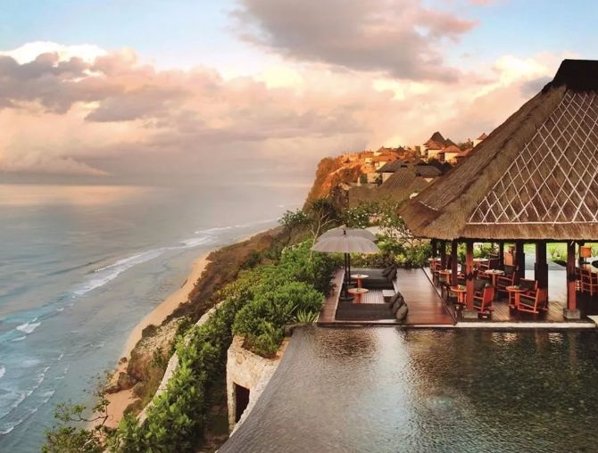 亿万富豪不买房天天住酒店,原因竟然是你错过