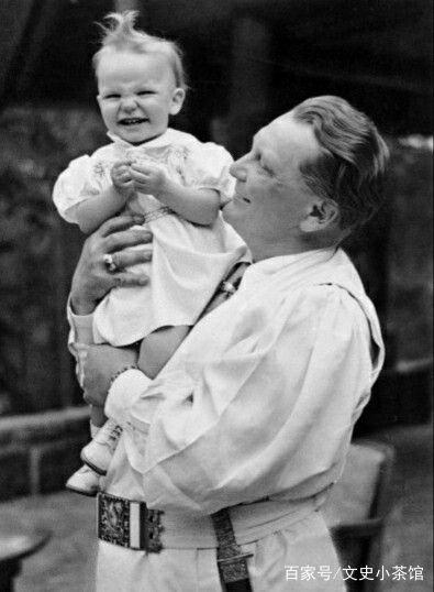 纳粹德国小公主--戈林独生女的故事