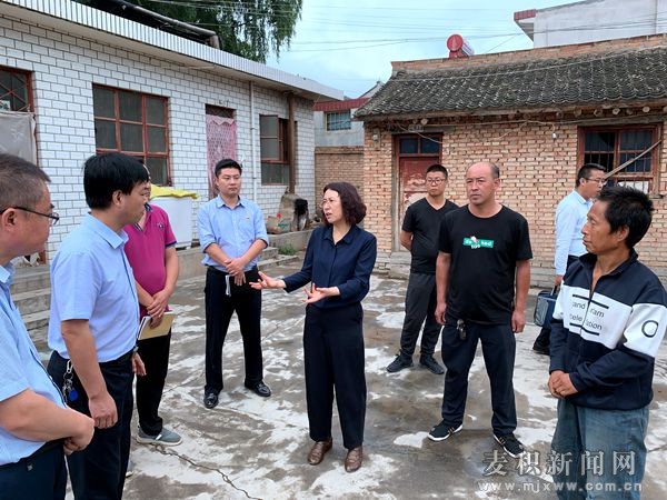 王燕赴精准脱贫联系帮扶村和党建联系点调研