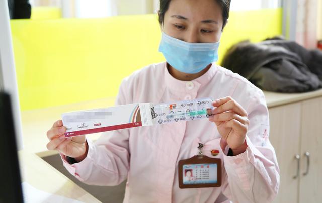                     原创            注射疫苗44小时，宝宝不幸夭亡，疫苗的注意事项家长要记牢