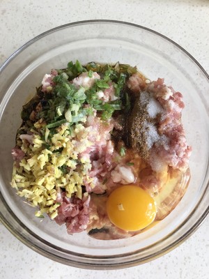 家庭版肉饼的做法全过程 e88155bfd2174e8dbefb9bbf2661a1ee.jpeg