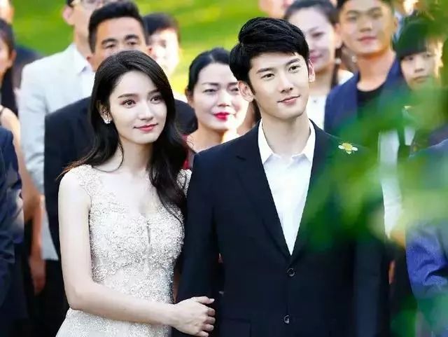 杨幂旗下艺人恋情公开,刘芮麟代斯被拍到同居过夜,网友:肥水不流外人