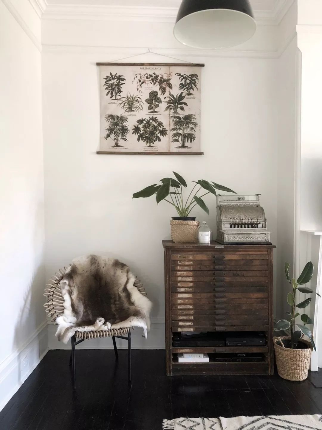 结婚照还挂在客厅里?怪不得你家看起来这么廉