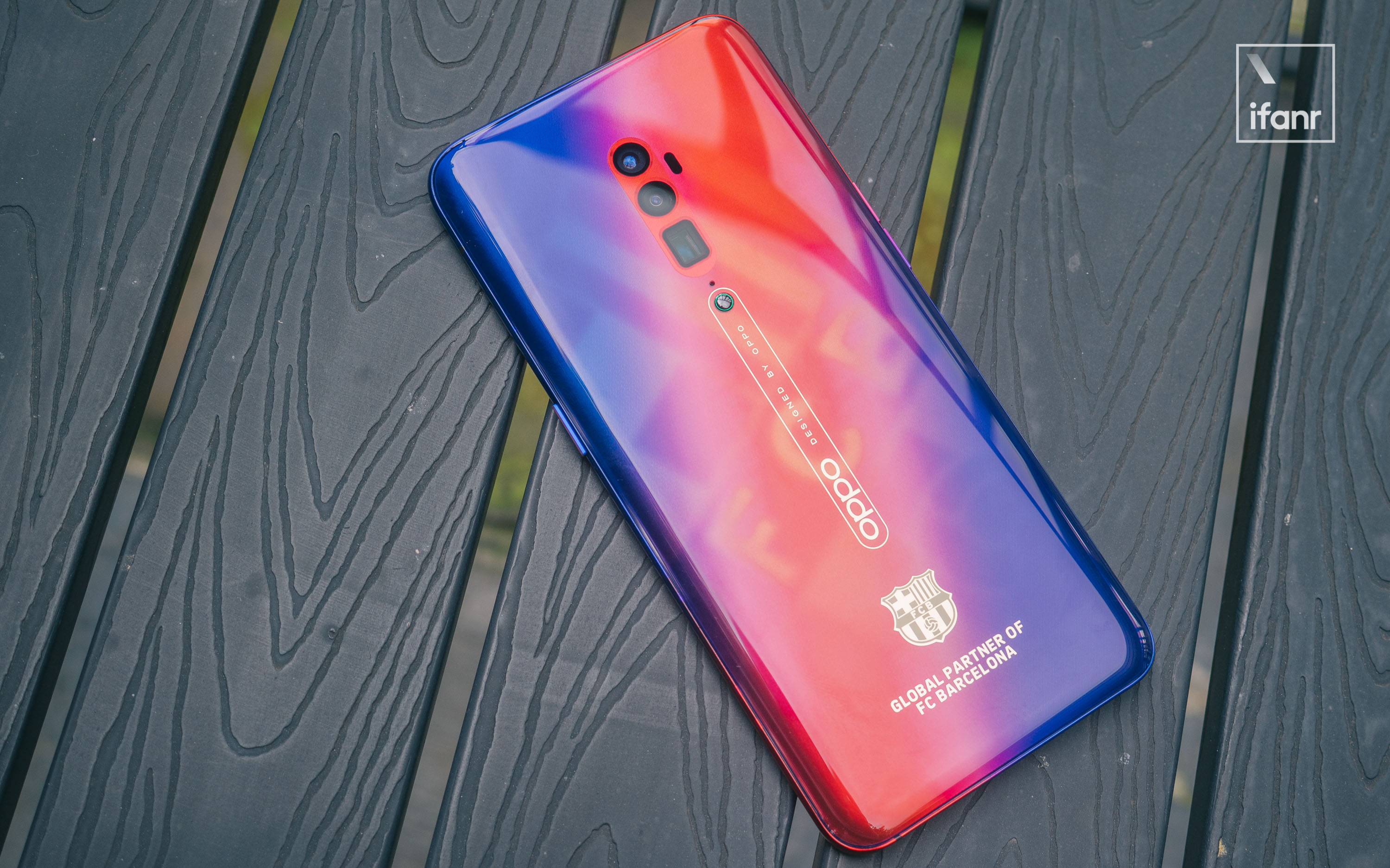 oppo reno 巴萨定制版图赏,质感更强的「球迷旗舰」