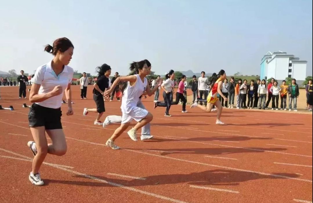 【高中】高铁特招!武宣初、喜讯毕业生必看!毕特点高中女生的图片