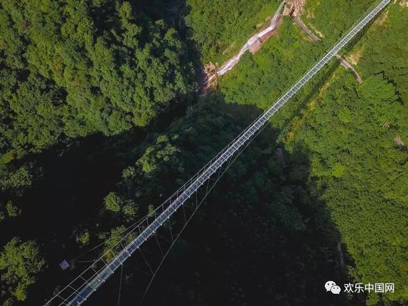 盛夏纳凉低价旋风:走进避暑胜地-邛崃南宝山风景区超长玻璃栈道!