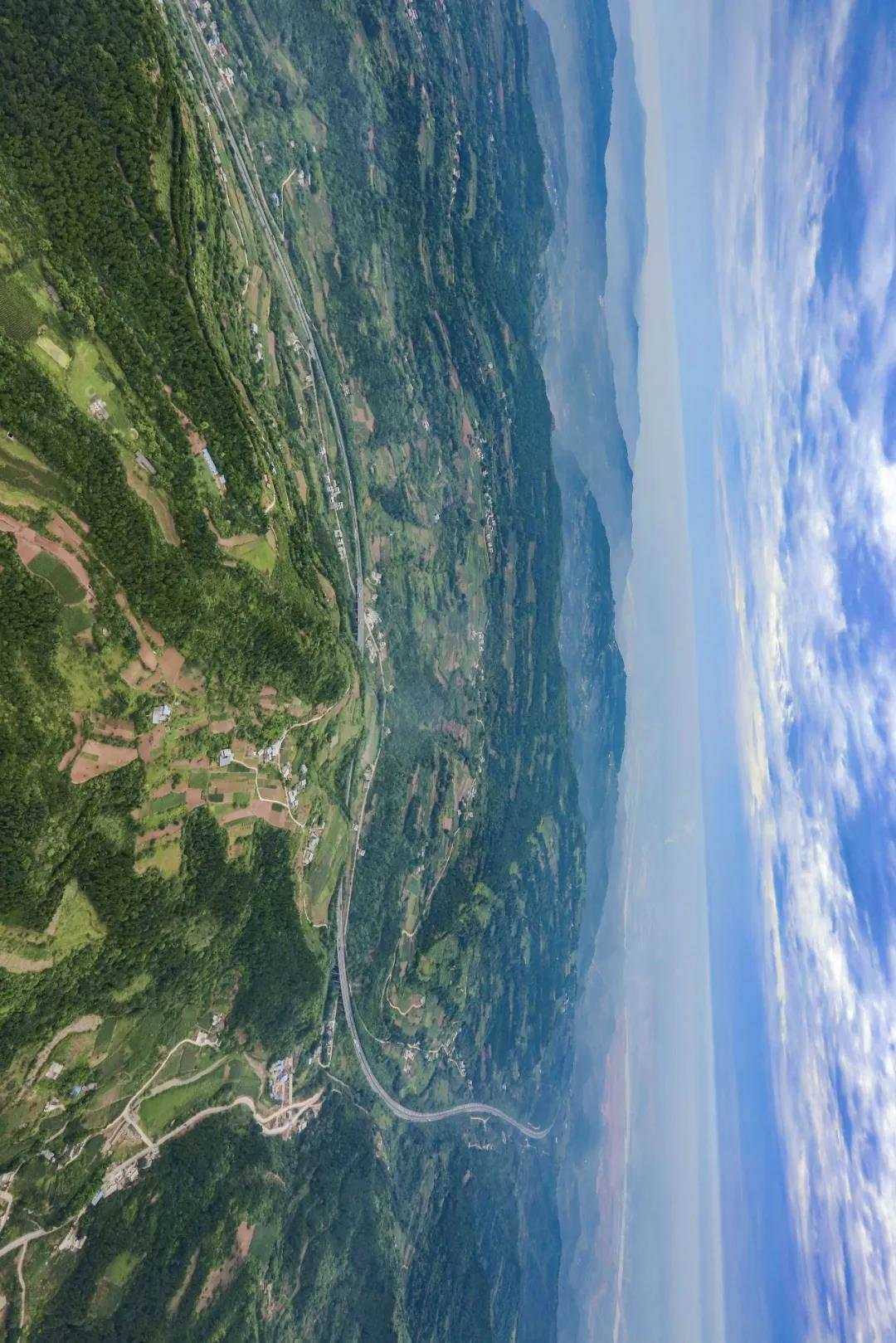 成都龙泉山:城市之巅