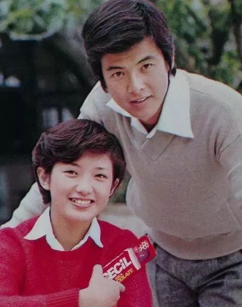 如果世间真有神仙眷侣,那一定是山口百惠与三