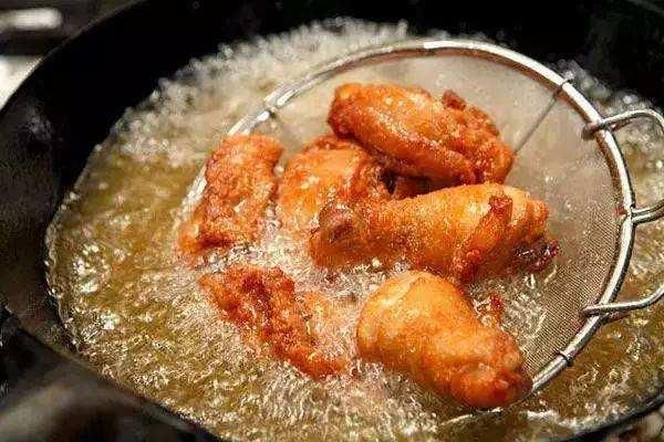                     儿科医生提醒：家长少要给小孩子吃这些零食，越吃伤害越大