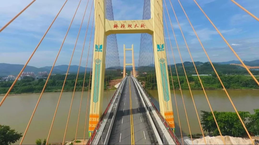 西双版纳2020年GDP_2000年的西双版纳图片(2)