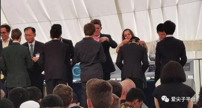 昔日获奖者今朝颁奖人,高思爱尖子邹瑾见证中