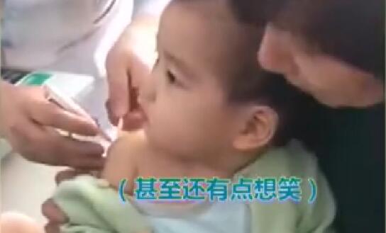                     午FUN丨宝宝打针内心毫无波澜，妈妈却面露痛苦不忍直视