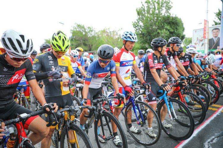 赛里木湖在哪里租自行车 6a57b2e5bdce472caf9414c070d3ba52.jpeg