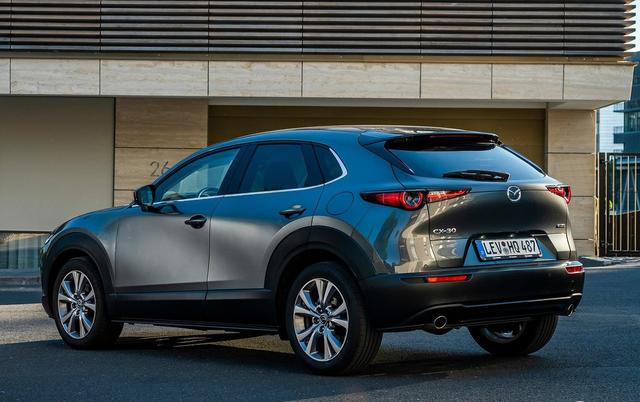 马自达一新suv,轴距近2.7米,定位比cx-4更低,价格合适