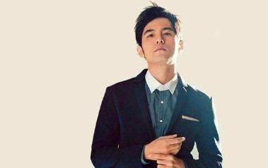 中国娱乐圈谁的粉丝最多?他与他绝对是当之无