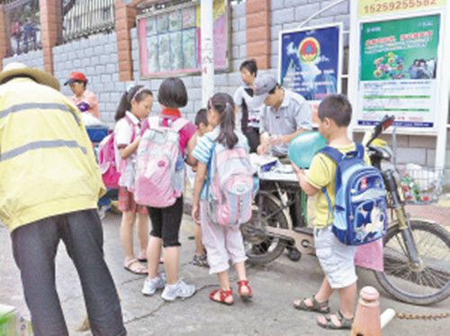                     8岁孩子诊断出肠癌！医生直言：有3种早饭，大人小孩都不能吃