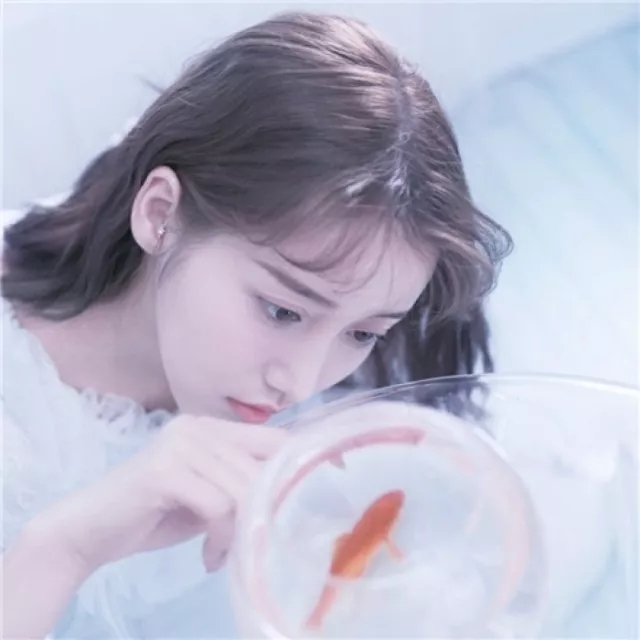 36张夏日小清新女生头像,做这个夏天最靓的仔!