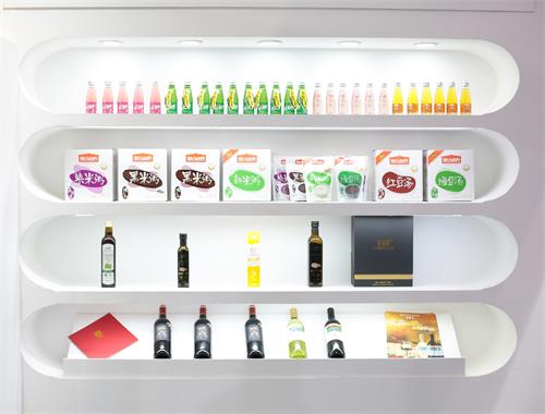 东锦多渠道发力葡萄酒市场 萨科森品牌故事源