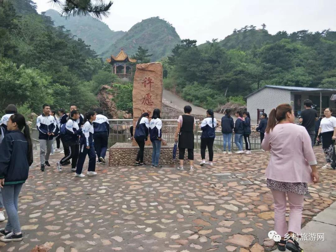 据传说:贯头山村最早建于唐代.