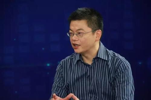 湖人和老四签了双向合同,苏群直言:下赛季会有3串字母 钱柜777娱乐城