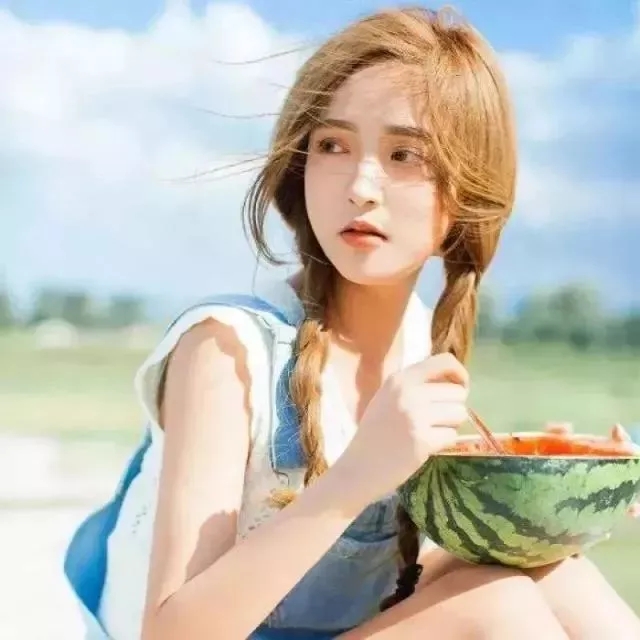 36张夏日小清新女生头像,做这个夏天最靓的仔!