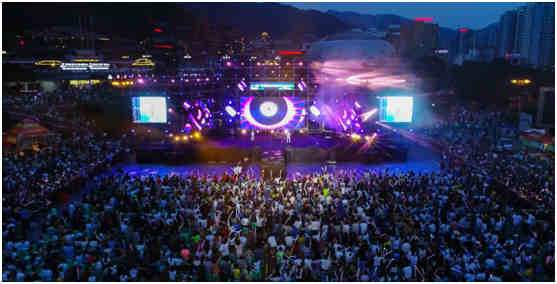 音乐现场合唱歌曲 e245eda0ea5a419aa7ea6bee9fce9758.jpeg