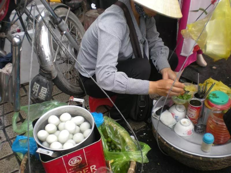 广西人口味_广西人吃水果真 奇葩 ,不仅加辣椒连皮都要吃,外地人吃不惯