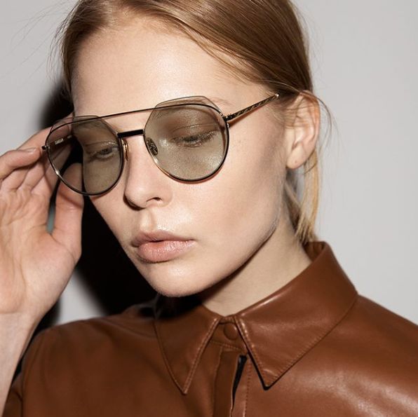 凹造型的眼镜墨镜 f18edf8ca41c4895996069000a05249f.jpeg