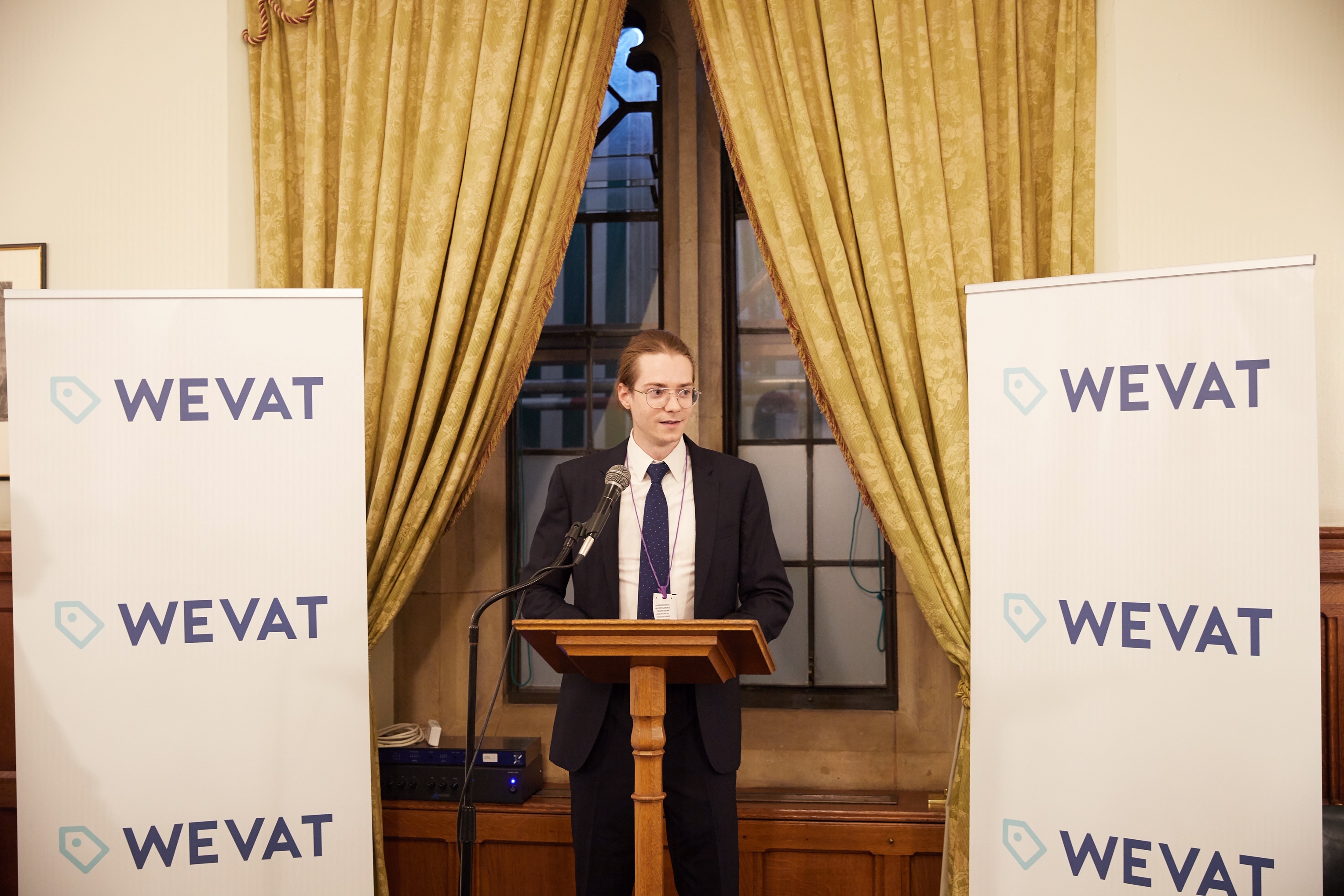 Wevat开启英国旅游自助退税新模式,英国金融科