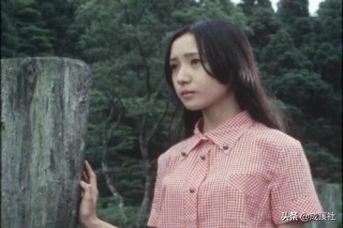 坂田秋子,18岁,坂田健的妹妹,是乡的恋人.
