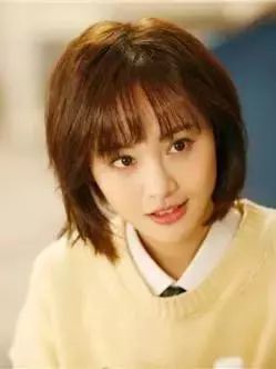 2019胖圆脸适合什么发型?圆脸女生的短发发型 方脸发型穿衣搭配